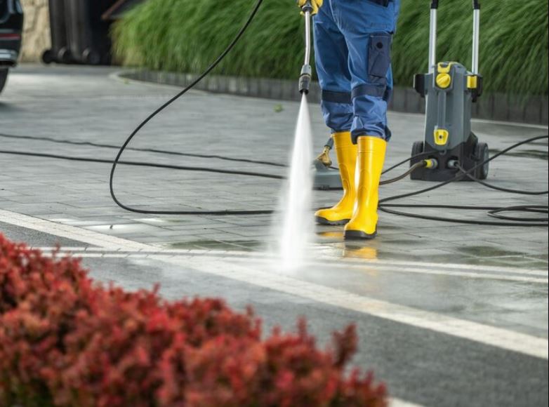 How Long Should You Wait After Roof Cleaning in Auburn, Al?